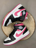 Air Jordan Negra y Rosa Chicle