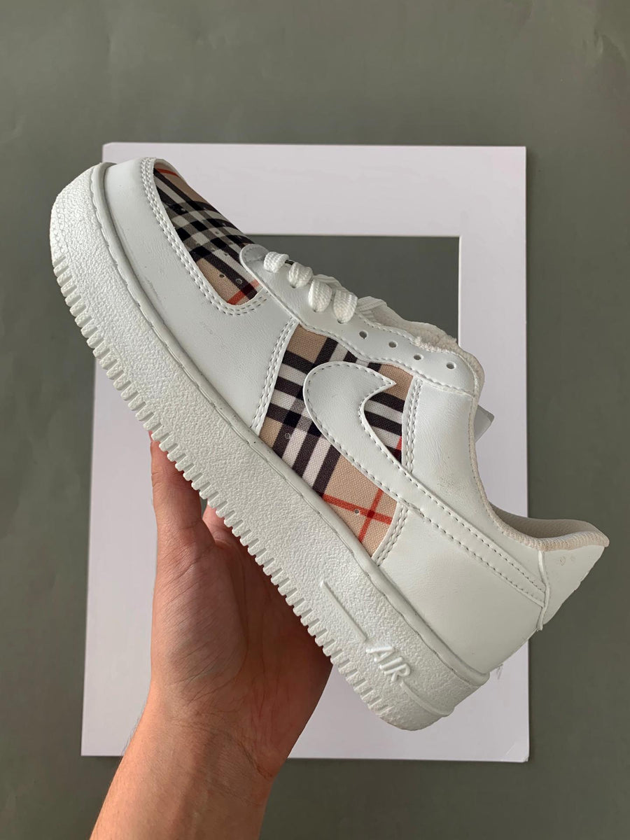 Burberry x 2025 nike niños