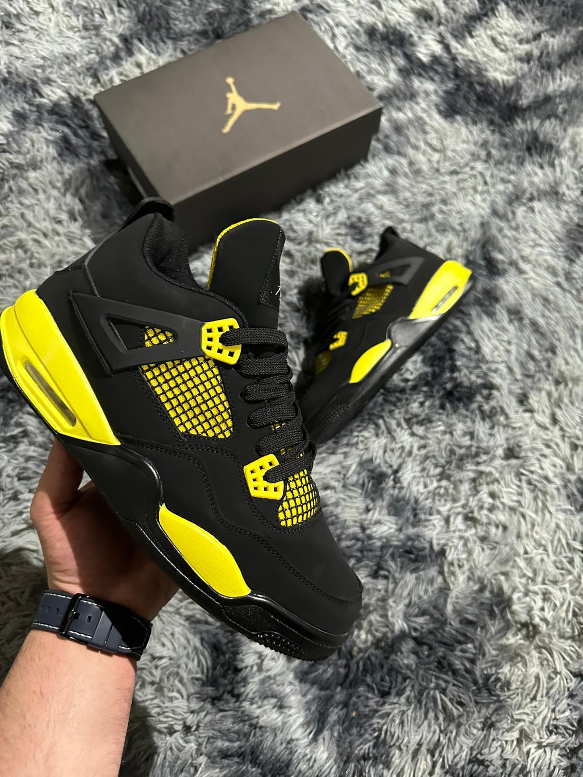 Air Jordan Retro Negras y Amarrillas ¡Mejor PRECIO! – Pillazapas
